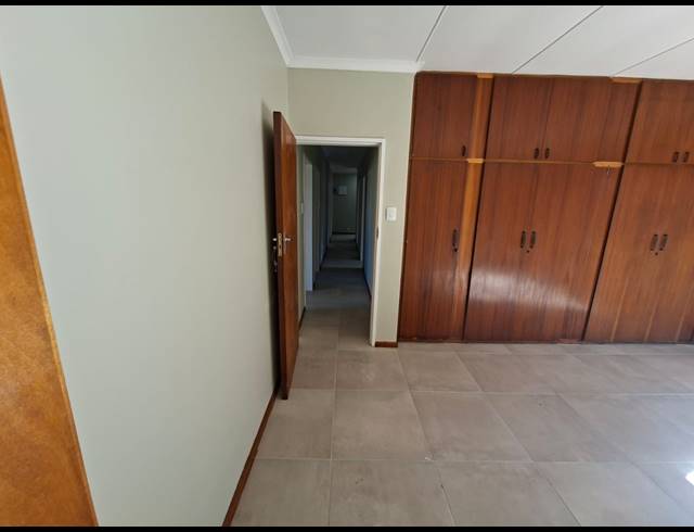 4 BEDROOM HOUSE FOR SALE IN BOSKLOOF